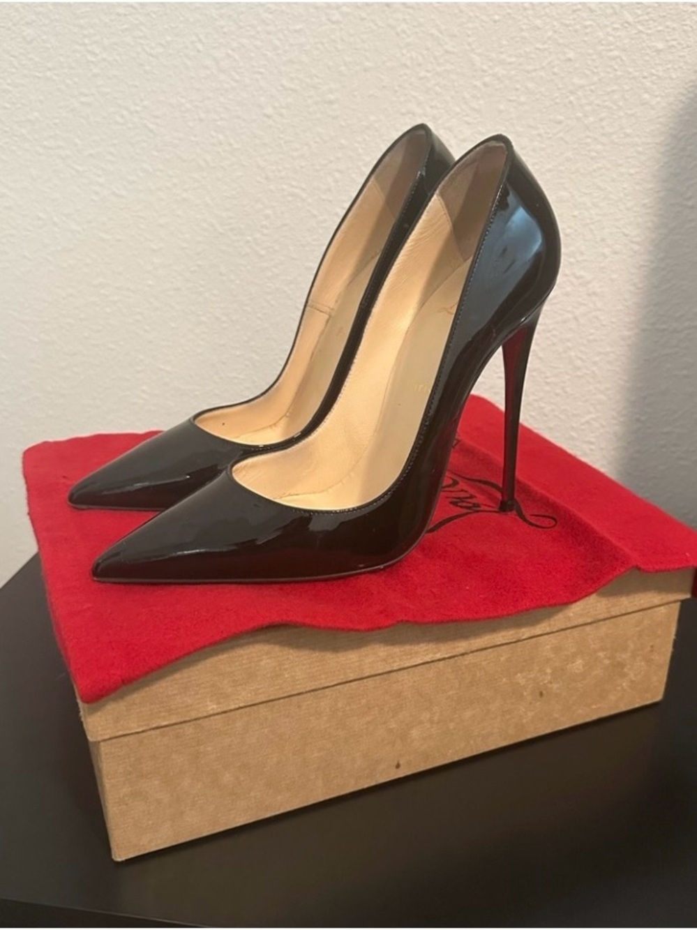 Authentic So Kate
Christian Louboutin
Glossy Black Heels